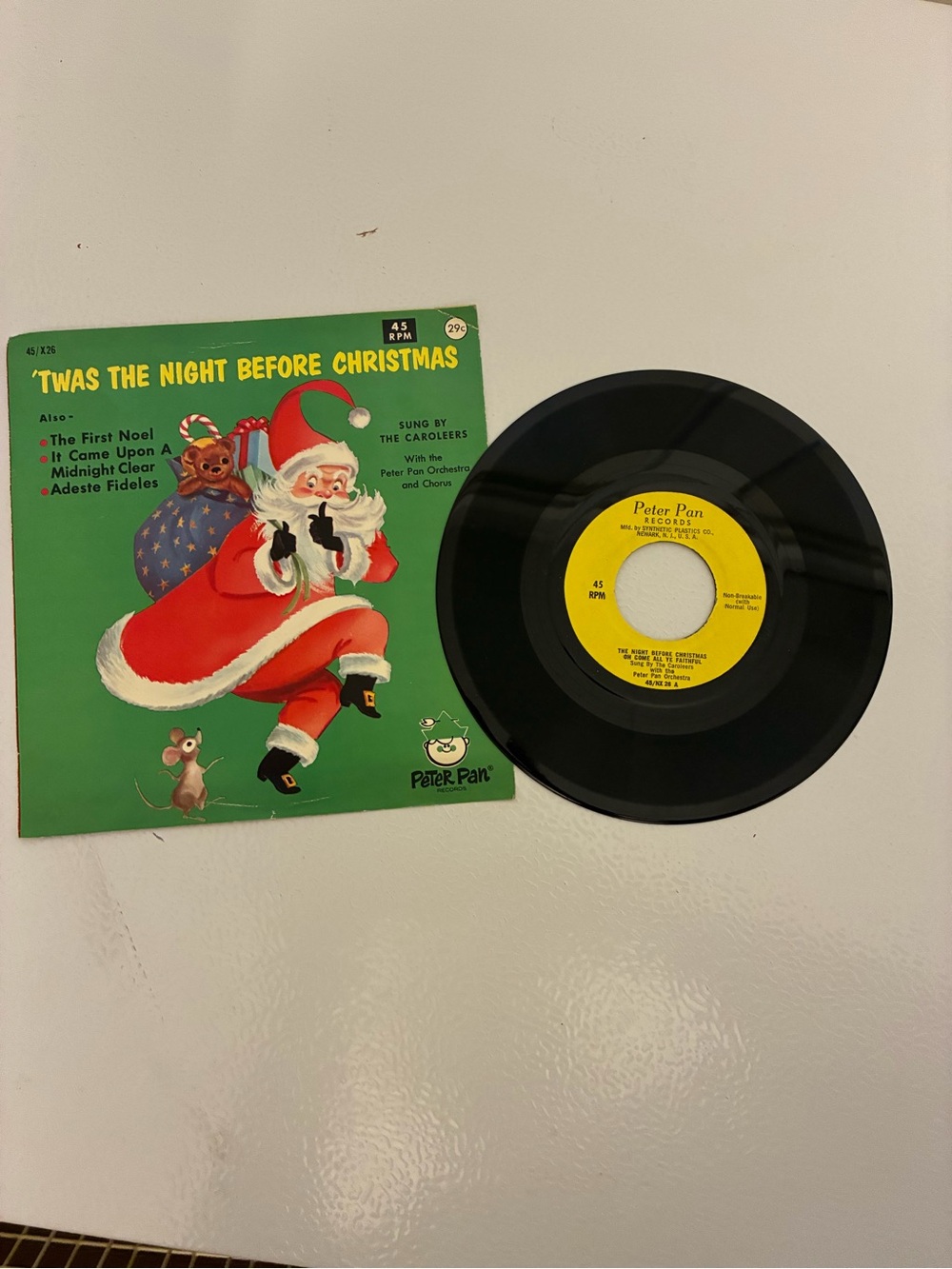 Pre-owned “Twas The Night Before Christmas” Vintage 45 RPM Vinyl Record